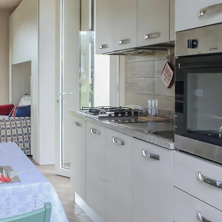 Modern With Private Parking Near The Station!